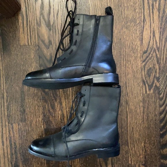 UO Men’s Black Leather Combat Boot Size 8 - Picture 3 of 9